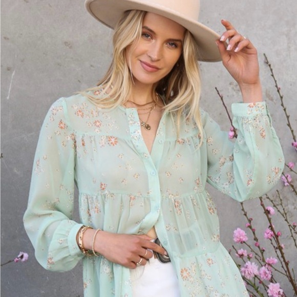 Button front tiered blouse - Picture 1 of 4